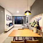 2Brs City View Free Infinity Pool In The Heart Hcm